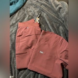 Figs mauve zamora jogger and top size M